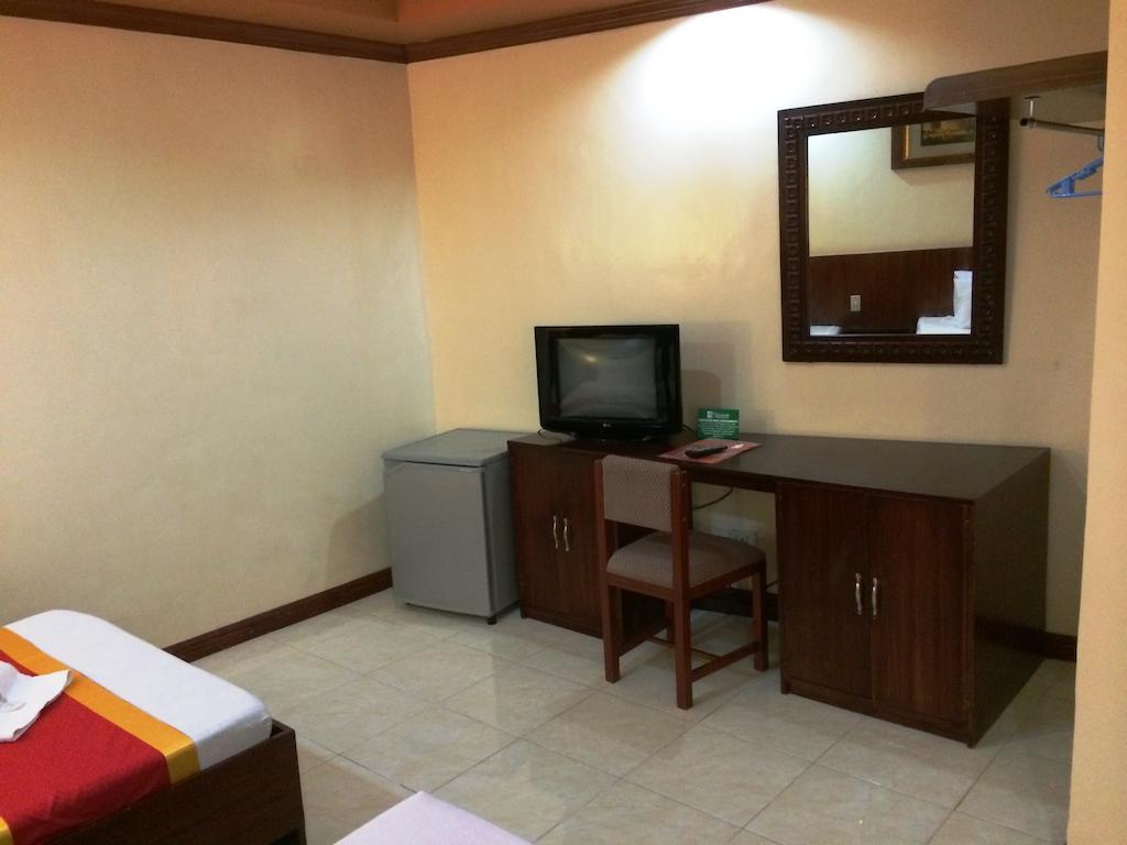 Ysabelle Mansion Bed & Breakfast Puerto Princesa Ngoại thất bức ảnh