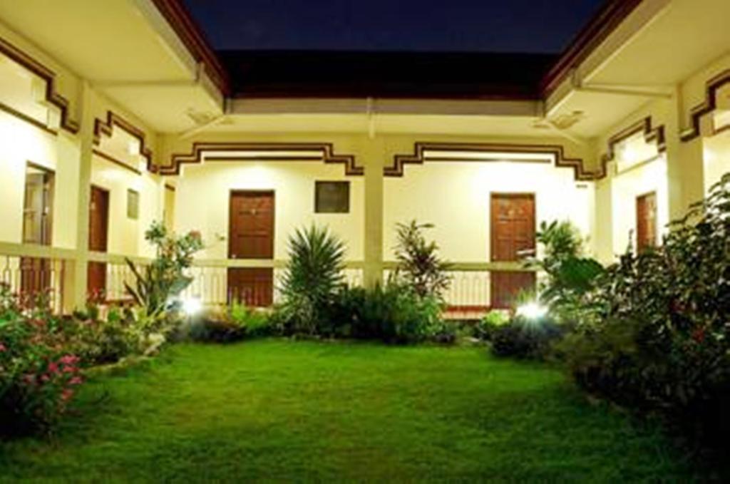 Ysabelle Mansion Bed & Breakfast Puerto Princesa Ngoại thất bức ảnh