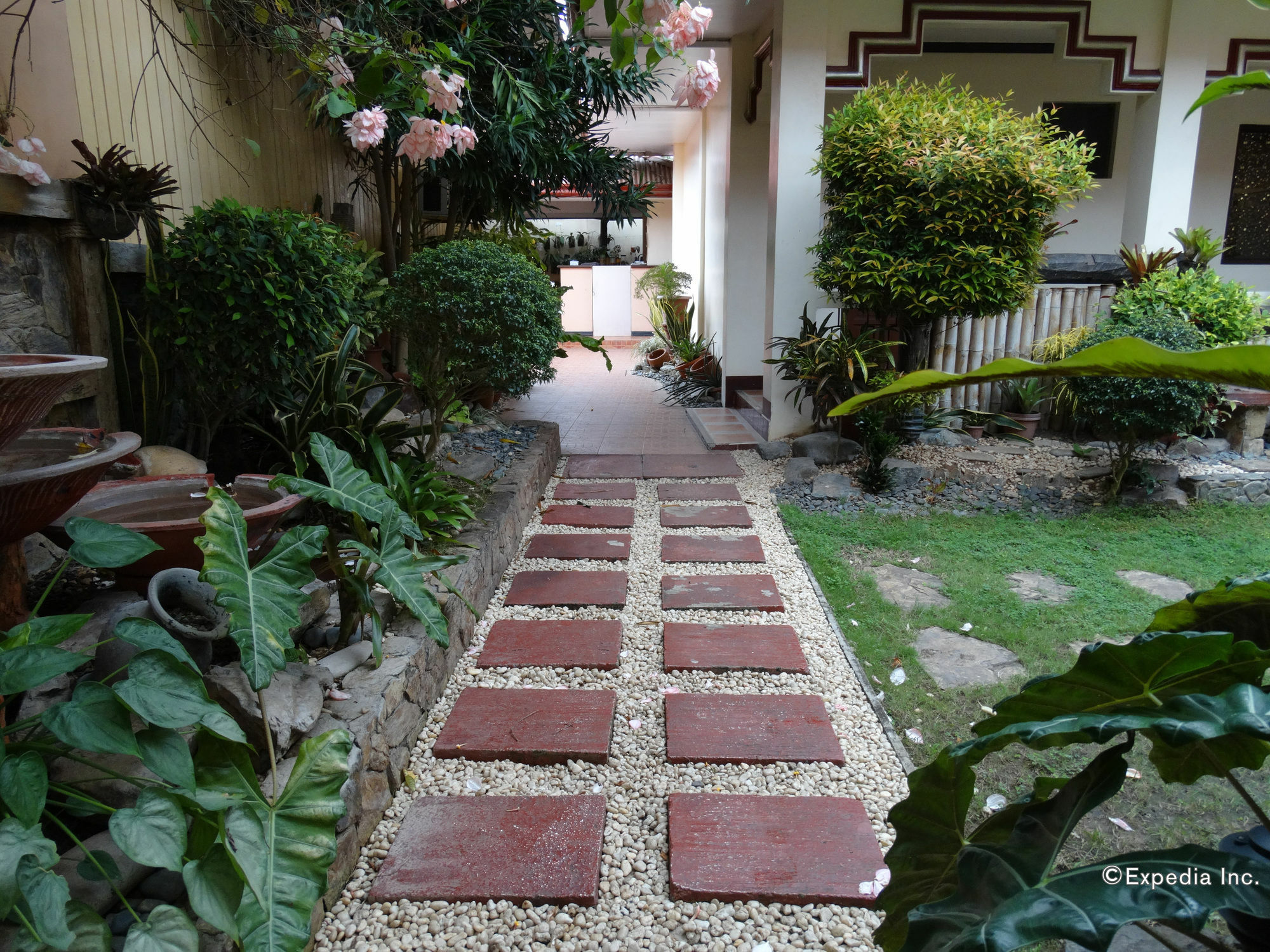 Ysabelle Mansion Bed & Breakfast Puerto Princesa Ngoại thất bức ảnh