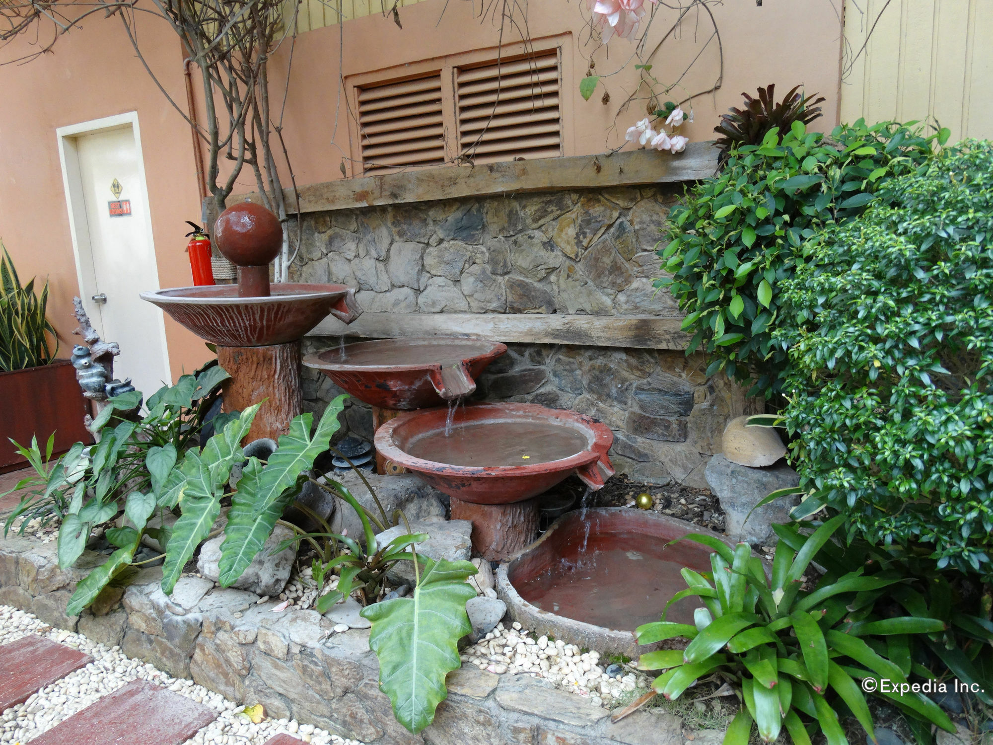 Ysabelle Mansion Bed & Breakfast Puerto Princesa Ngoại thất bức ảnh