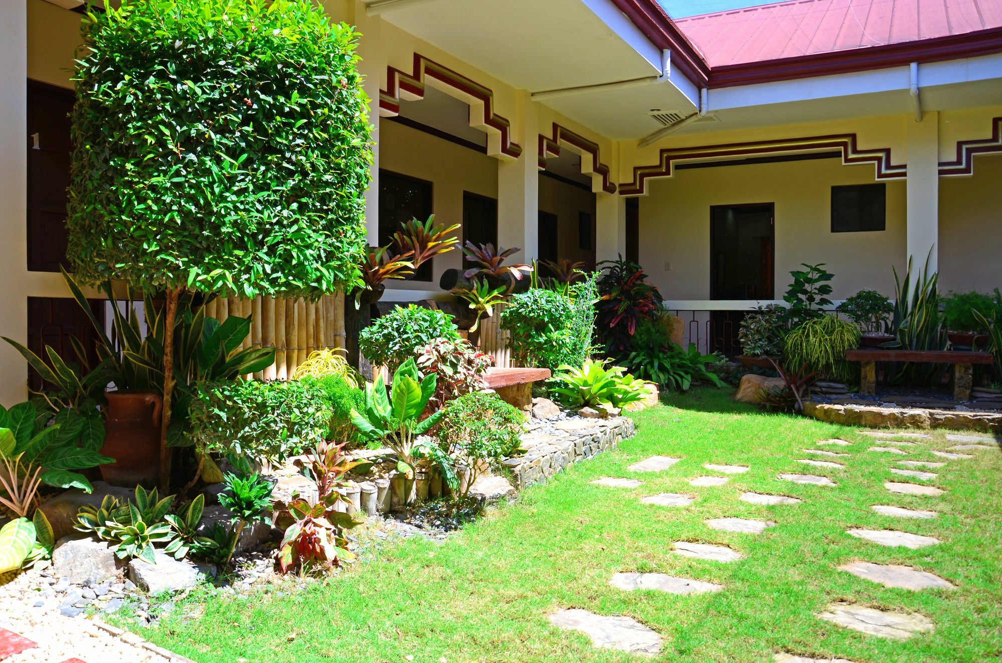 Ysabelle Mansion Bed & Breakfast Puerto Princesa Ngoại thất bức ảnh